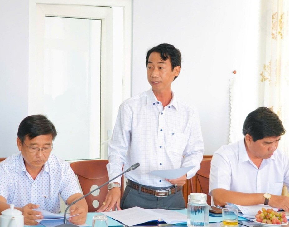 Đại biểu phát biểu tại buổi làm việc. Đại biểu phát biểu tại buổi làm việc.