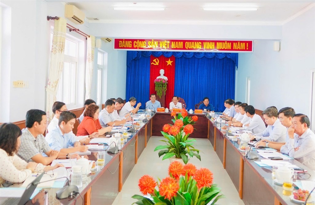 Chủ tịch HĐND tỉnh Phạm Văn Thiều làm việc tại phường Láng Tròn và phường Giá Rai Chủ tịch HĐND tỉnh Phạm Văn Thiều làm việc tại phường Láng Tròn và phường Giá Rai