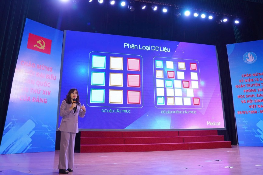 Diễn giả chia sẻ tại hội thảo 