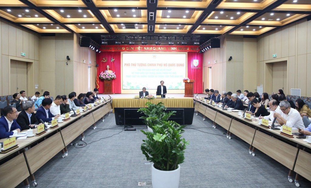 Phó Thủ tướng Chính phủ Hồ Quốc Dũng làm việc với Bộ Tư pháp về tình hình xây dựng, hoàn thiện thể chế, pháp luật và những nhiệm vụ trọng tâm thời gian tới - Ảnh: VGP/Gia Huy