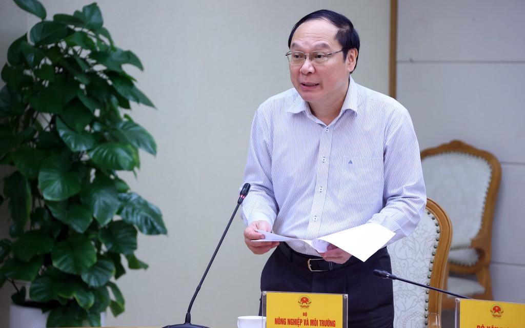 Thứ trưởng Bộ NN&MT Lê Công Thành báo cáo tại cuộc họp - Ảnh: VGP/Minh Khôi Thứ trưởng Bộ NN&MT Lê Công Thành báo cáo tại cuộc họp - Ảnh: VGP/Minh Khôi