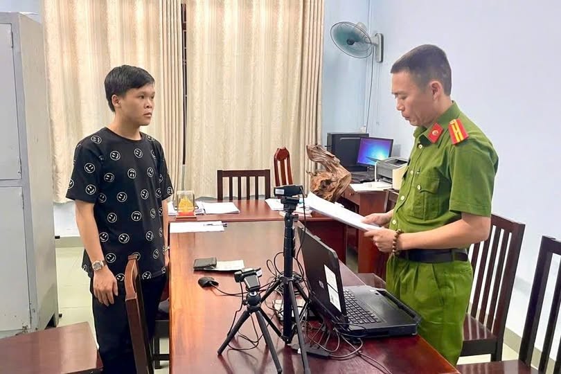 Đối tượng Trương Ngọc Quang tại cơ quan Công an (Ảnh: C.A Đà Nẵng)