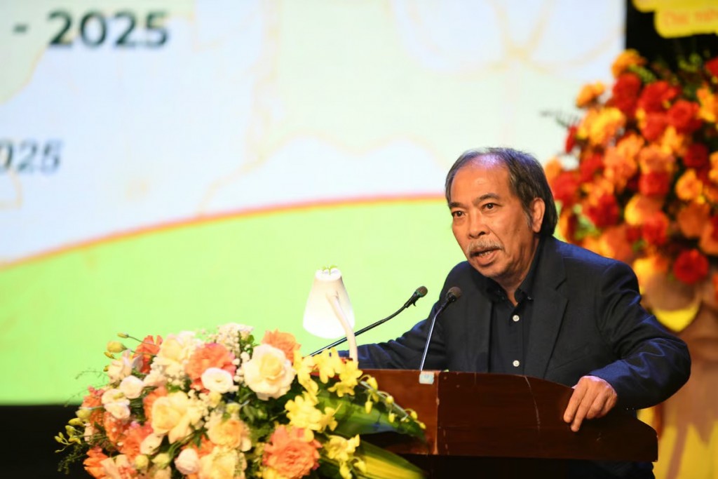 Nhà thơ Nguyễn Quang Thiều - Chủ tịch Hội Nhà văn Việt Nam, Đồng Chủ tịch Hội đồng chỉ đạo cuộc thi phát biểu (Ảnh: Phạm Sỹ) Nhà thơ Nguyễn Quang Thiều - Chủ tịch Hội Nhà văn Việt Nam, Đồng Chủ tịch Hội đồng chỉ đạo cuộc thi phát biểu (Ảnh: Phạm Sỹ)