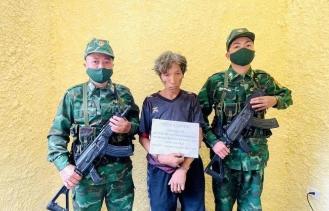 Tam Chung (Thanh Hoá): Bắt giữ đối tượng tàng trữ 1.200 viên ma túy tổng hợp