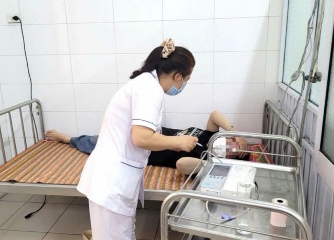 TP Huế: 14 người nhập viện nghi ngộ độc sau bữa ăn trưa