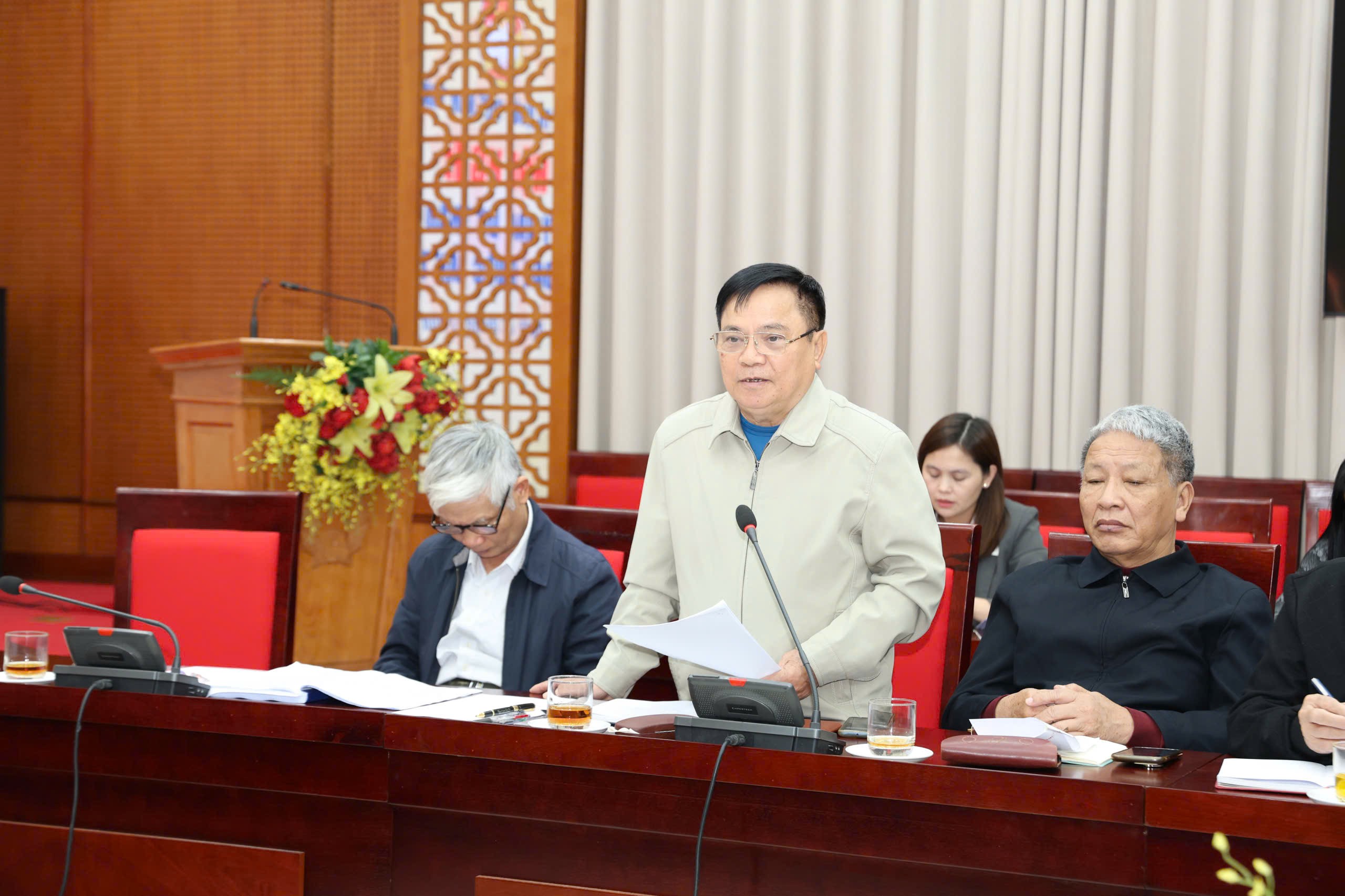 TS Lê Văn Hoạt, nguyên Phó Chủ tịch HĐND thành phố Hà Nội, Ủy viên Hội đồng tư vấn Dân chủ - Pháp luật, Ủy ban Mặt trận Tổ quốc Việt Nam thành phố Hà Nội