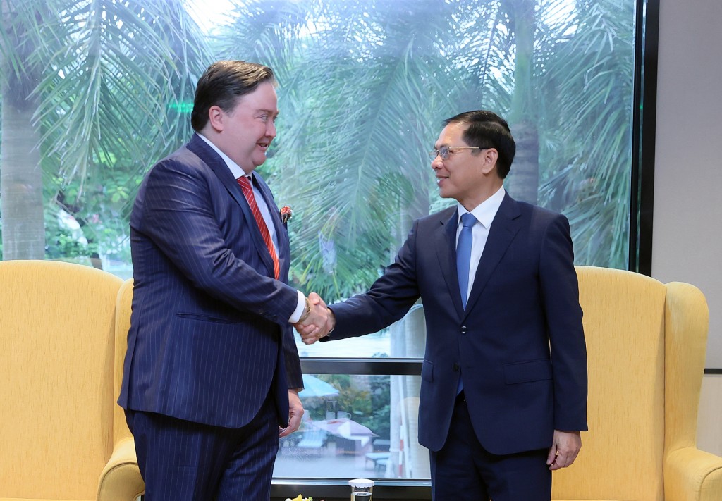 Phó Thủ tướng Bùi Thanh Sơn và Đại sứ Hoa Kỳ tại Việt Nam Marc E. Knapper - Ảnh: VGP/Hải Minh Phó Thủ tướng Bùi Thanh Sơn và Đại sứ Hoa Kỳ tại Việt Nam Marc E. Knapper - Ảnh: VGP/Hải Minh