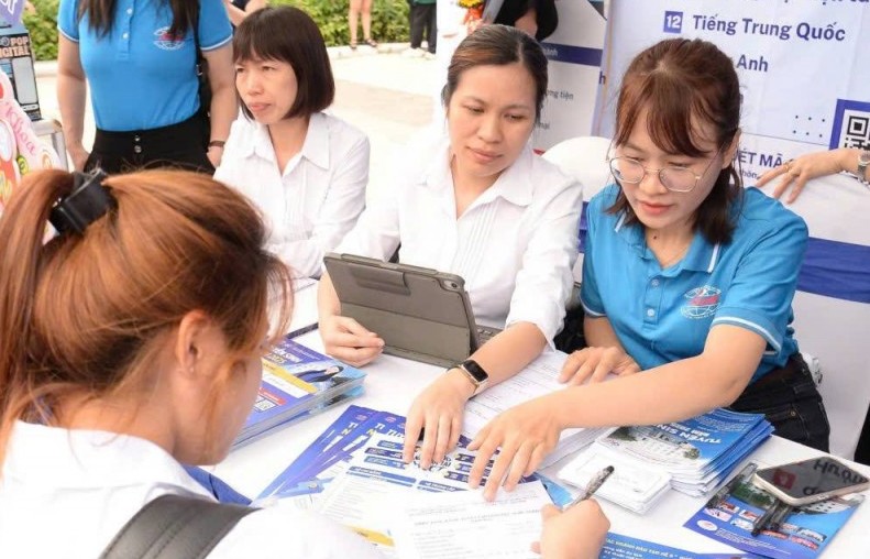 Tăng cường chăm lo an sinh cho lao động phi chính thức