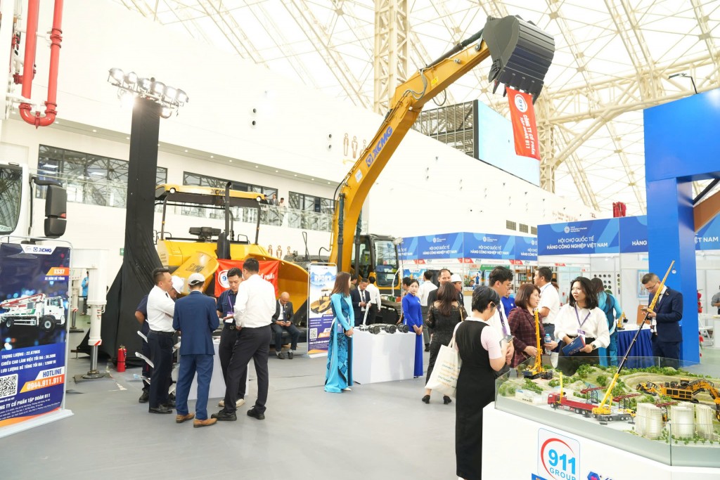 Tại Tuần lễ Công nghiệp và Công nghệ Việt Nam 2025, cộng đồng doanh nghiệp và khách tham quan sẽ được trải nghiệm liền mạch 5 triển lãm chuyên ngành hàng đầu quốc gia, tạo nên chuỗi giá trị liên kết toàn diện chưa từng có.