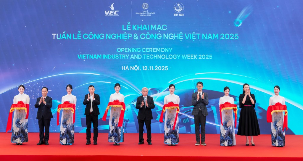 Tuần lễ Công nghiệp và Công nghệ Việt Nam 2025 đã chính thức được khai mạc, trở thành cầu nối quan trọng giữa các doanh nghiệp và hiệp hội ngành nghề, cùng hướng đến mục tiêu phát triển công nghiệp hiện đại, ứng dụng công nghệ cao, vì một Việt Nam phát triển bền vững