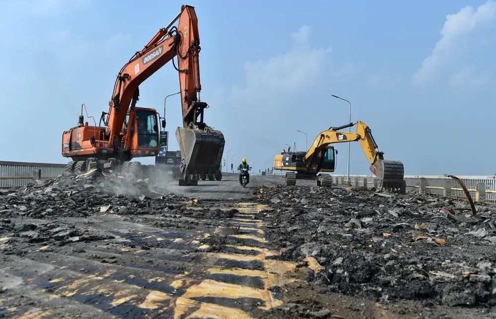 Hà Nội sửa chữa cầu Thăng Long để đảm bảo an toàn giao thông