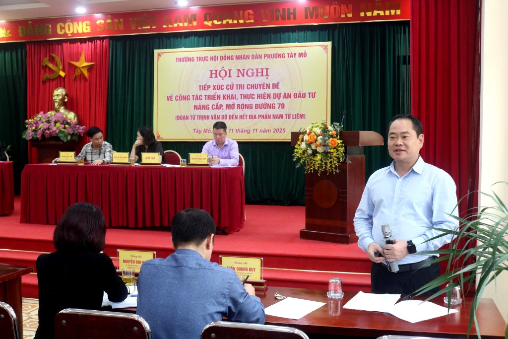 Giám đốc Ban Quản lý dự án Đầu tư - Hạ tầng phường Tây Mỗ Nguyễn Công Trình báo cáo tiến độ thực hiện dự án