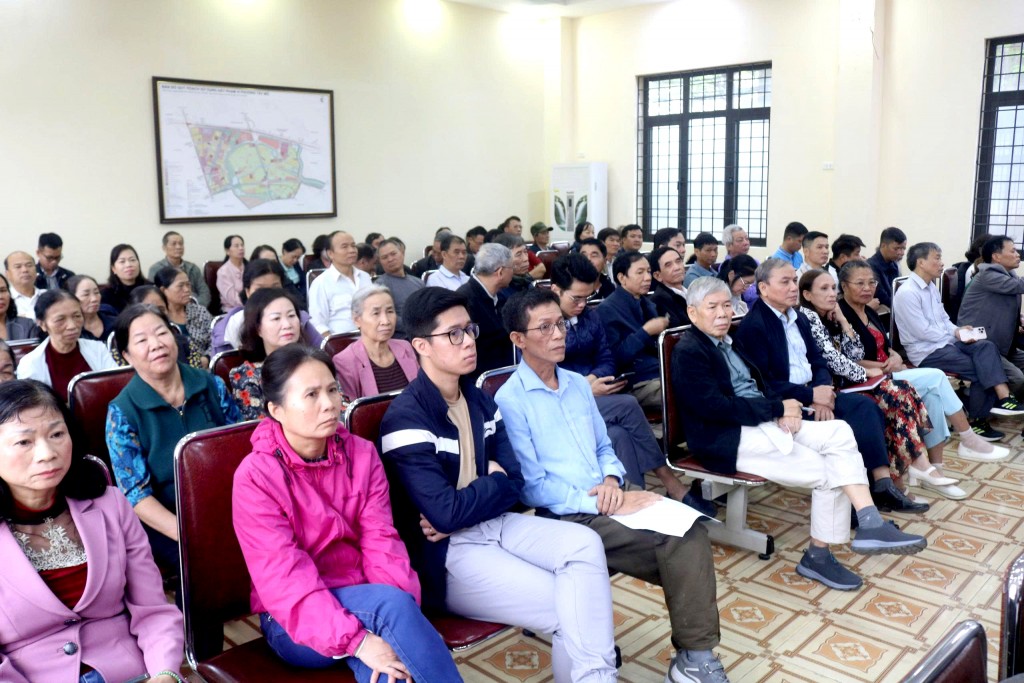 Đông đảo cử tri phường Tây Mỗ tham dự hội nghị