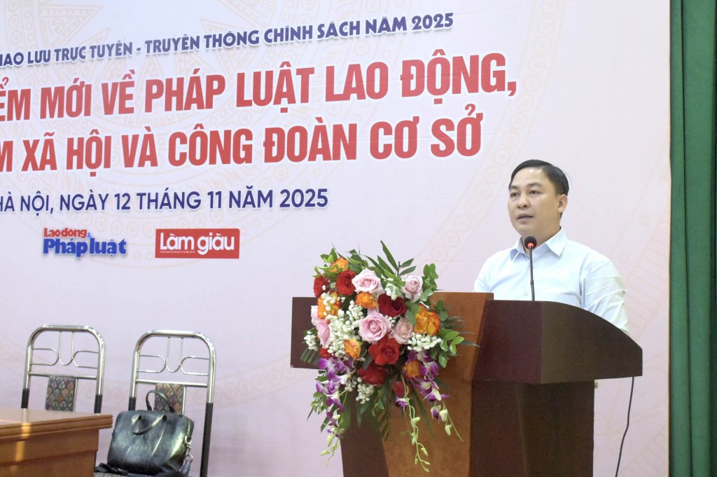 Đồng chí Nguyễn Xuân Hiền, Phó Bí thư thường trực Đảng uỷ phường Phúc Lợi phát biểu khai mạc