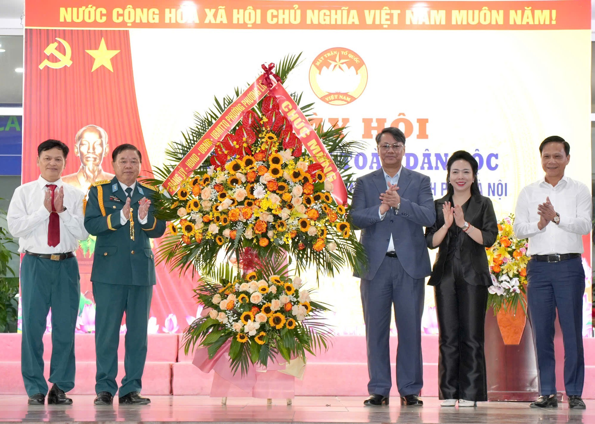 Ấm áp nghĩa tình Ngày hội Đại đoàn kết phường Phương Liệt Ấm áp nghĩa tình Ngày hội Đại đoàn kết phường Phương Liệt