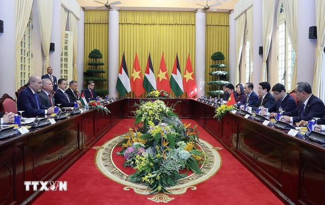 Chủ tịch nước Lương Cường hội đàm với Quốc vương Jordan Abdullah II Ibn Al Hussein. (Ảnh: Lâm Khánh/TTXVN)