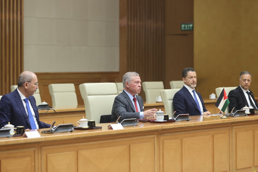 Quốc vương Jordan cho biết sẽ chỉ đạo các cơ quan hữu quan nghiên cứu, sớm cấp học bổng cho sinh viên Việt Nam học tiếng Ả-rập theo đề nghị của Thủ tướng Chính phủ Phạm Minh Chính - Ảnh: VGP/Nhật Bắc