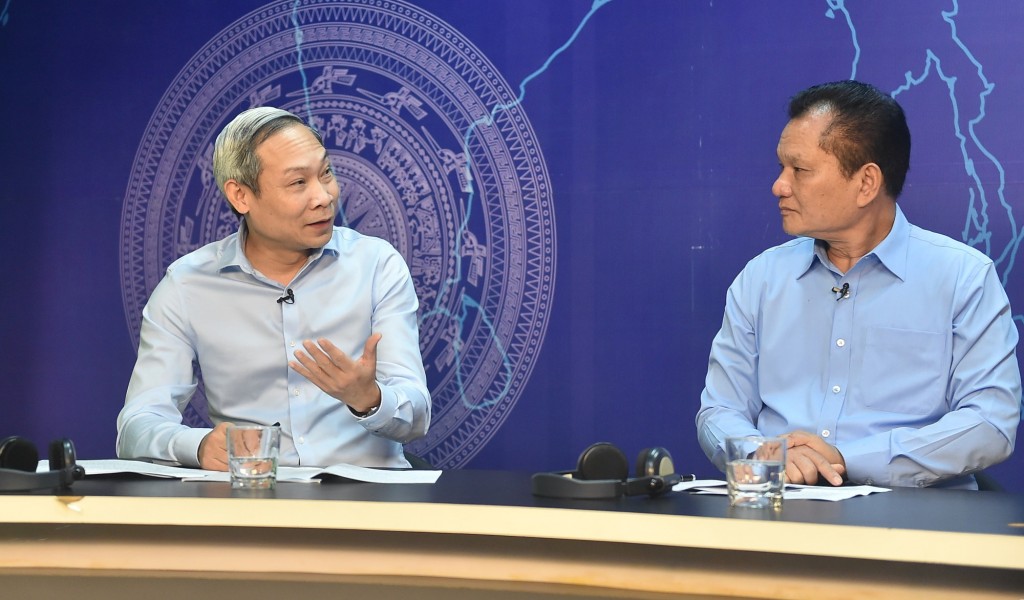 Đại biểu Quốc hội Phan Đức Hiếu và TS. Bùi Sỹ Lợi chia sẻ ý kiến tại Tọa đàm - Ảnh: VGP/Giang Thanh Đại biểu Quốc hội Phan Đức Hiếu và TS. Bùi Sỹ Lợi chia sẻ ý kiến tại Tọa đàm - Ảnh: VGP/Giang Thanh