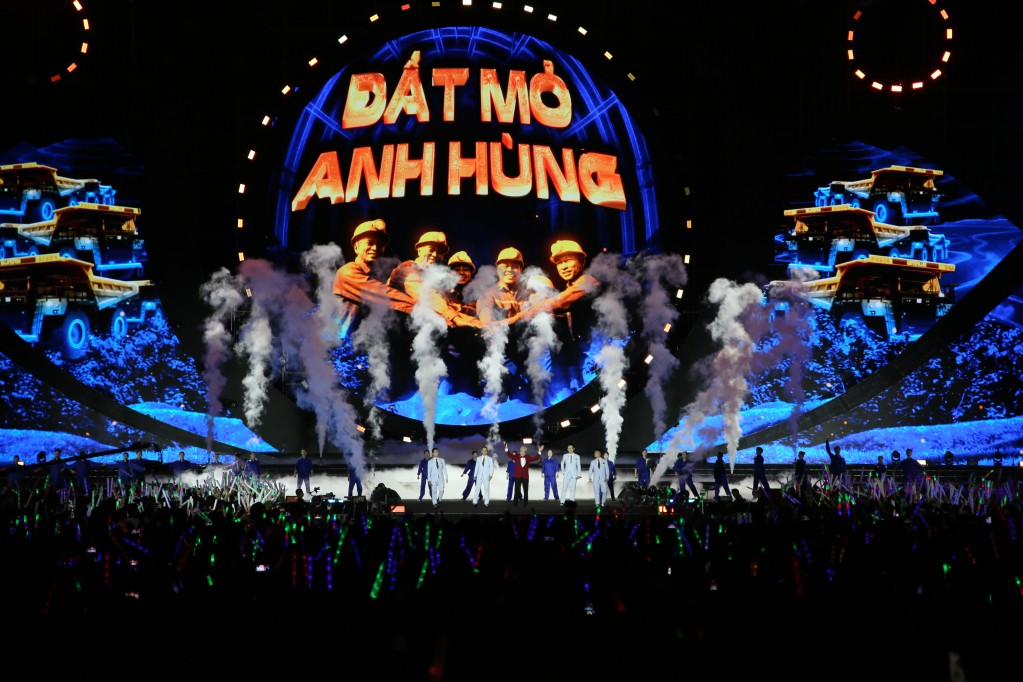 Chương trình nghệ thuật đặc biệt “Quảng Ninh - Đất Mỏ anh hùng” được tổ chức đúng ngày Truyền thống công nhân Vùng Mỏ - Truyền thống ngành Than.