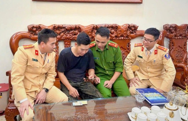 Chuẩn hóa dữ liệu phương tiện, giấy phép lái xe trên ứng dụng iHanoi