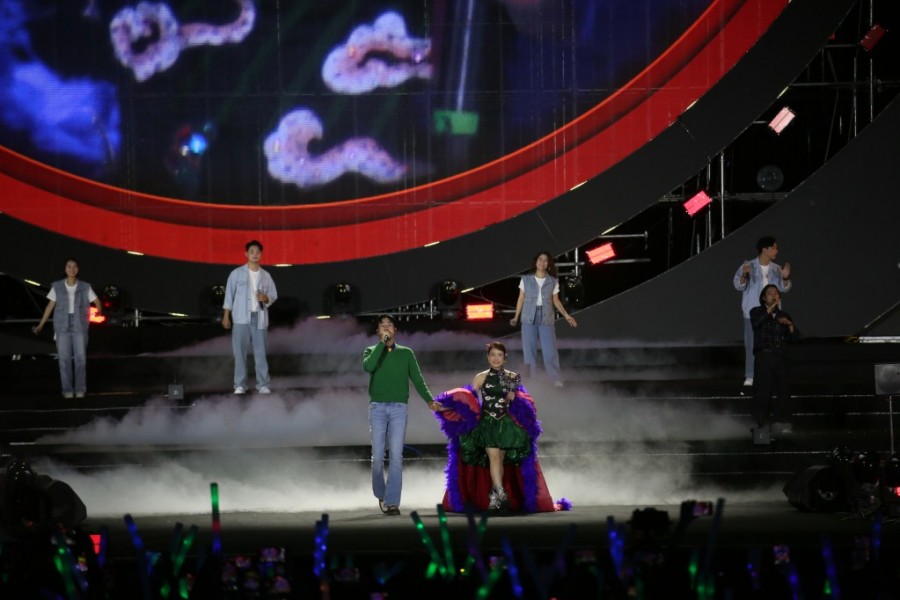 Sự kết hợp của Đen Vâu - Hoàng Thùy Linh khiến khán giả trở nên cuồng nhiệt hơn