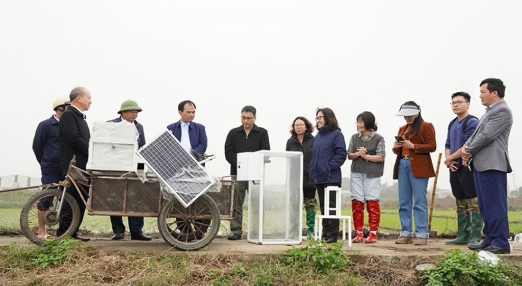 Lắp đặt hệ thống trí thông minh nhân tạo (AI) để đo đạc, thu thập dữ liệu phát thải khí nhà kính trong sản xuất lúa nước tại xã Hoằng Lộc, huyện Hoằng Hóa Lắp đặt hệ thống trí thông minh nhân tạo (AI) để đo đạc, thu thập dữ liệu phát thải khí nhà kính trong sản xuất lúa nước tại xã Hoằng Lộc, huyện Hoằng Hóa