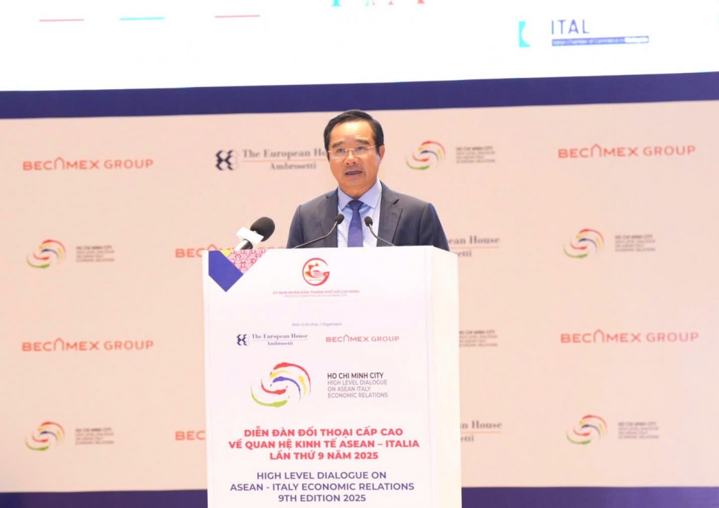 Chủ tịch UBND TP Hồ Chí Minh Nguyễn Văn Được phát biểu Chủ tịch UBND TP Hồ Chí Minh Nguyễn Văn Được phát biểu