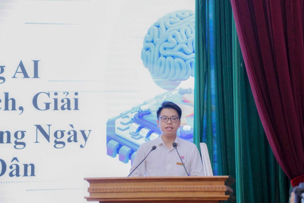 Thầy giáo 9X hóa giải “nỗi sợ” chuyển đổi số