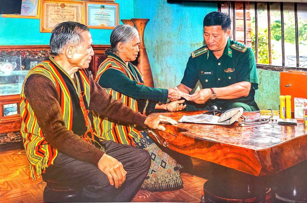 Cần nhiều chính sách đặc thù cho đồng bào dân tộc thiểu số Cần nhiều chính sách đặc thù cho đồng bào dân tộc thiểu số