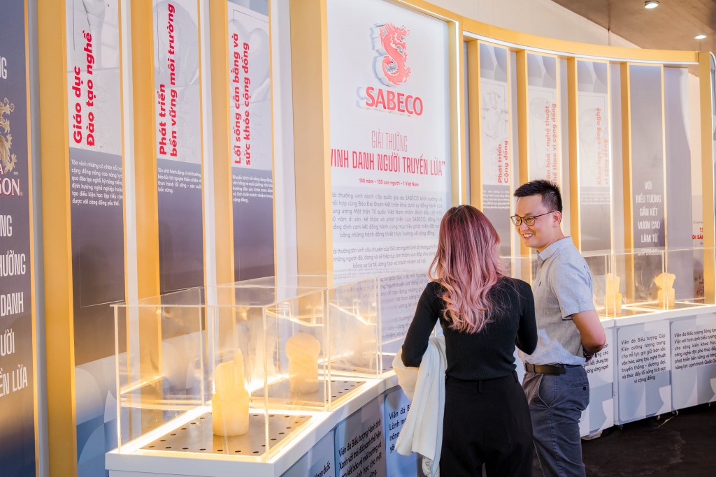 Hành trình Di sản kết nối qua những câu chuyện của người Việt Hành trình Di sản kết nối qua những câu chuyện của người Việt