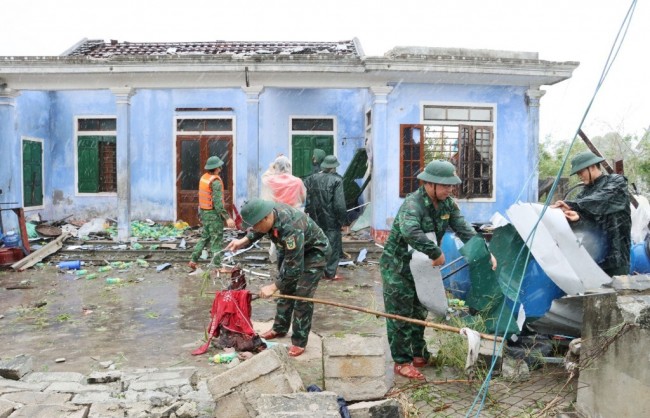 Tập trung khôi phục sản xuất kinh doanh, ổn định đời sống Nhân dân sau bão lũ