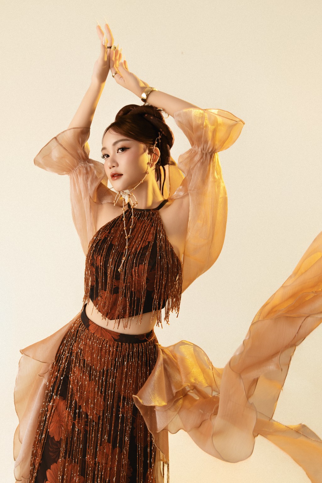 Hà Quỳnh Như làm mới ví, giặm Nghệ Tĩnh bằng âm nhạc điện tử Hà Quỳnh Như làm mới ví, giặm Nghệ Tĩnh bằng âm nhạc điện tử