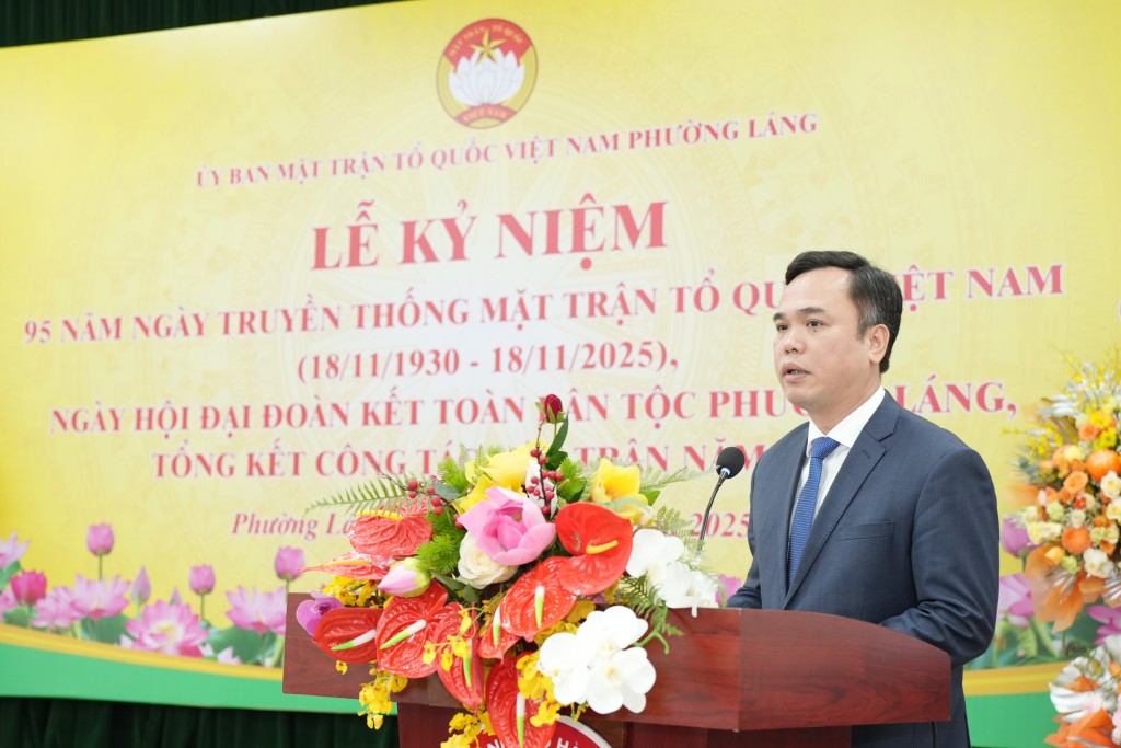 Đồng chí Nguyễn Hồng Dân - Bí thư Đảng uỷ, Chủ tịch HĐND phường Láng ghi nhận những đóng góp quý báu của Nhân dân và hệ thống MTTQ phường đã góp phần xây dựng phường Láng phát triển như ngày hôm nay. Đồng chí Nguyễn Hồng Dân - Bí thư Đảng uỷ, Chủ tịch HĐND phường Láng ghi nhận những đóng góp quý báu của Nhân dân và hệ thống MTTQ phường đã góp phần xây dựng phường Láng phát triển như ngày hôm nay.