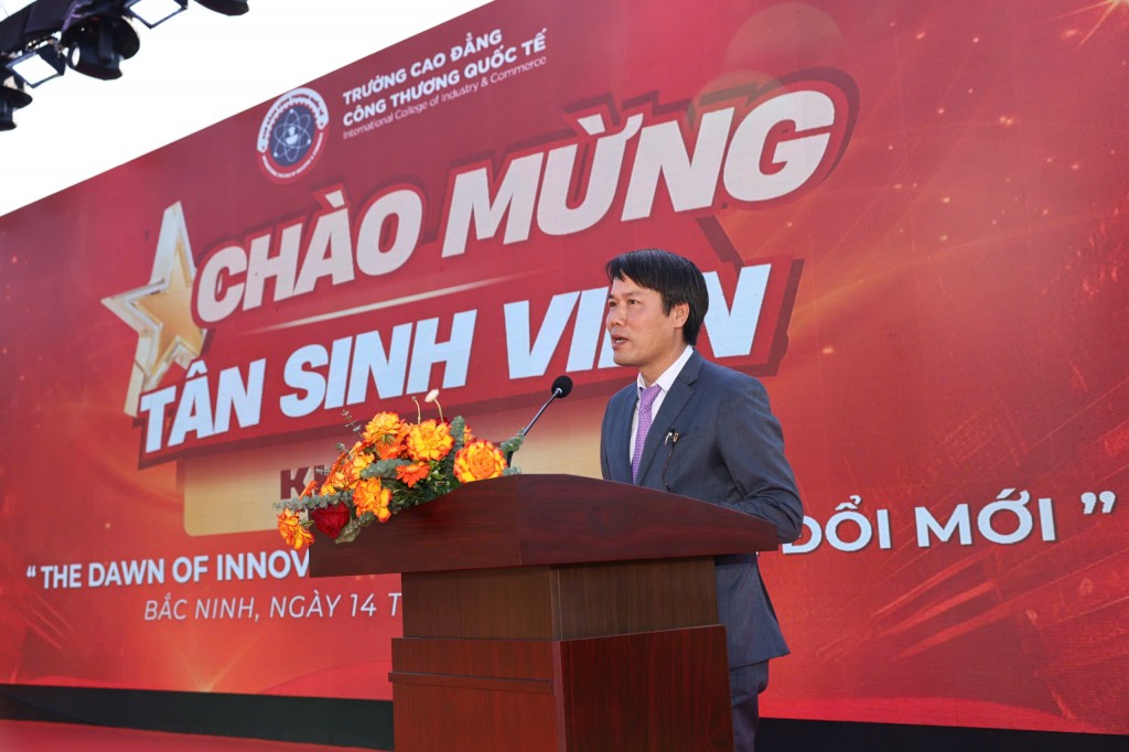 Khởi động năm học mới với tinh thần hội nhập, làm chủ nghề nghiệp Khởi động năm học mới với tinh thần hội nhập, làm chủ nghề nghiệp