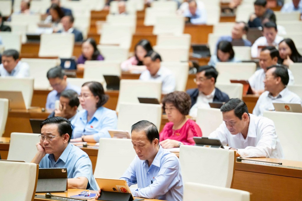 Quốc hội thông qua Nghị quyết về phương án phân bổ ngân sách trung ương năm 2026