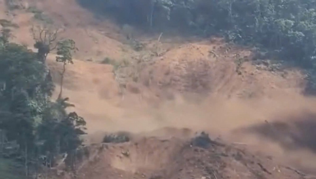Đà Nẵng: Sạt lở nghiêm trọng tại xã miền núi Hùng Sơn