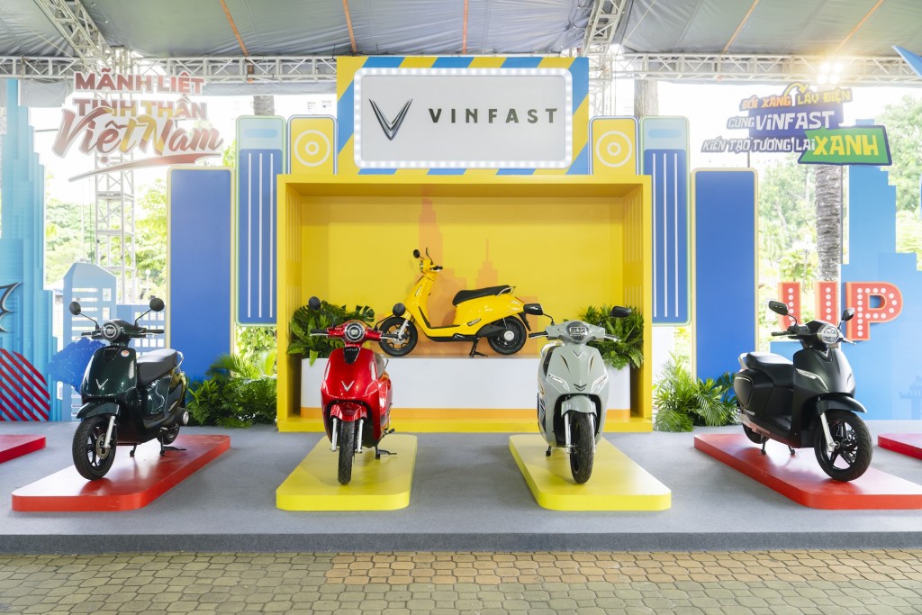 VinFast tặng 27,5 tỷ đồng cho khách hàng mua xe máy điện VinFast tặng 27,5 tỷ đồng cho khách hàng mua xe máy điện