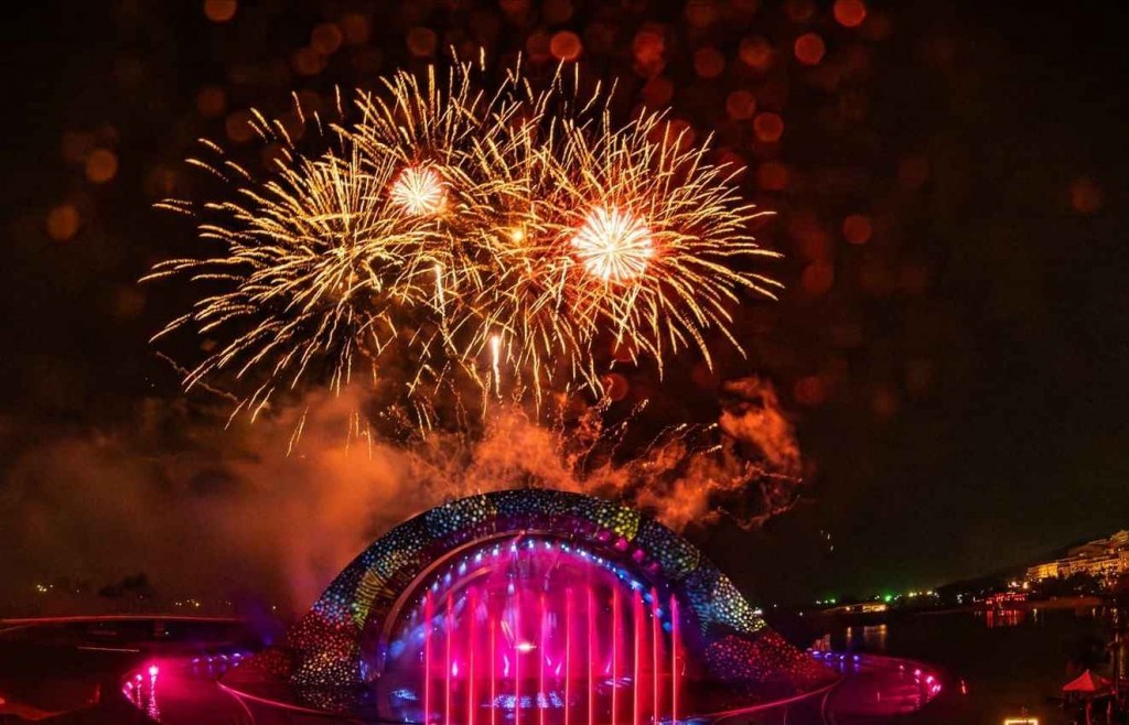 Gợi ý hành trình vui trọn vẹn tại Thị trấn Hoàng Hôn: Từ check-in ban ngày đến show đêm mãn nhãn