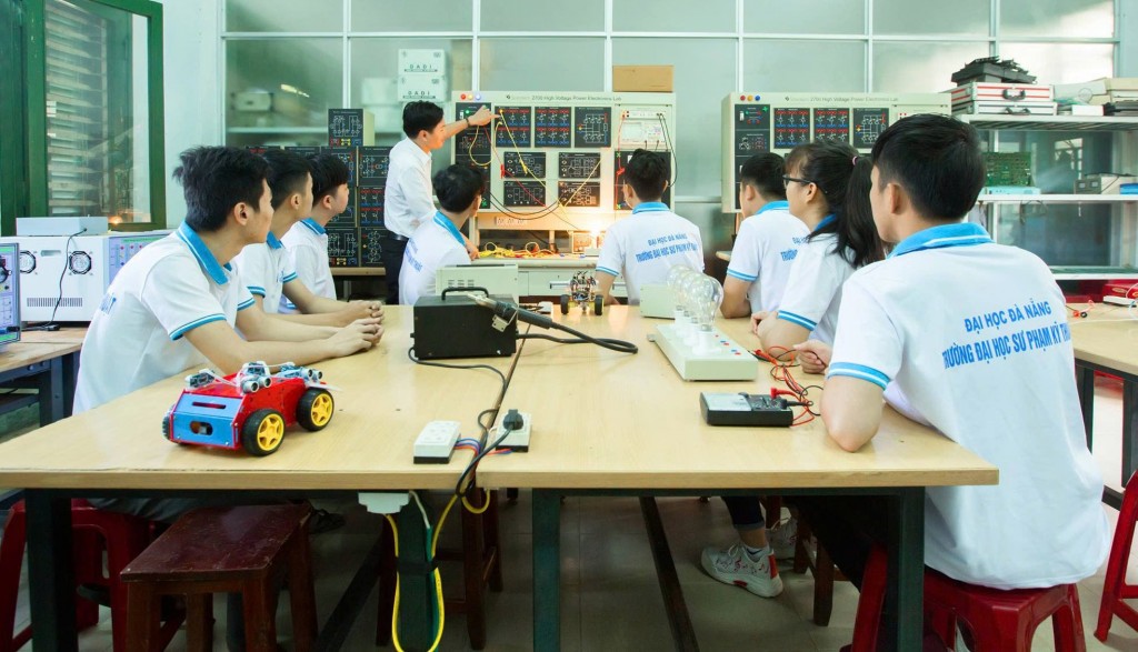 Dự thảo các Văn kiện trình Đại hội XIV của Đảng, tiếp tục khẳng định “giáo dục và đào tạo là quốc sách hàng đầu”