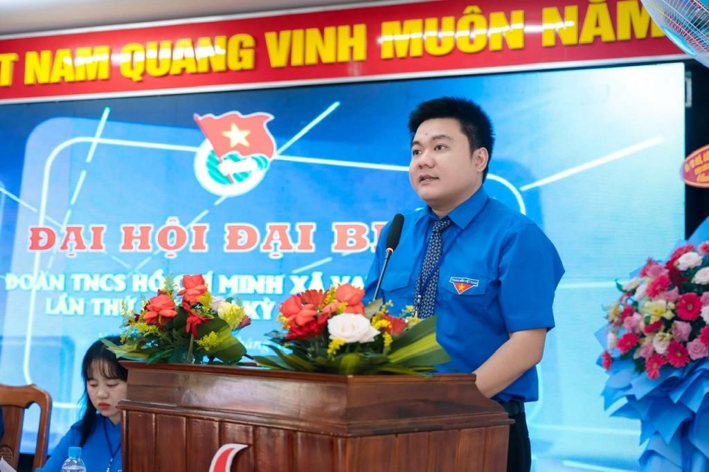 Đồng chí Trần Đăng Minh, Phó Bí thư thường trực Tỉnh đoàn Quảng Ngãi, đánh giá Đại hội XIV của Đảng là một dấu mốc chính trị trọng đại, mở ra thời kỳ phát triển mới của đất nước. Đồng chí Trần Đăng Minh, Phó Bí thư thường trực Tỉnh đoàn Quảng Ngãi, đánh giá Đại hội XIV của Đảng là một dấu mốc chính trị trọng đại, mở ra thời kỳ phát triển mới của đất nước.