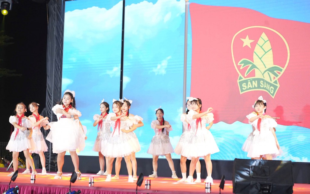 Tổng Bí thư Tô Lâm dự Ngày hội Đại đoàn kết phường Thượng Cát Tổng Bí thư Tô Lâm dự Ngày hội Đại đoàn kết phường Thượng Cát