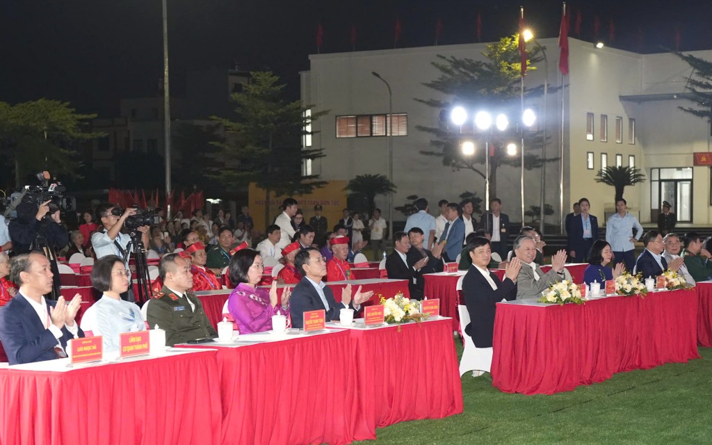 Tổng Bí thư Tô Lâm dự Ngày hội Đại đoàn kết phường Thượng Cát Tổng Bí thư Tô Lâm dự Ngày hội Đại đoàn kết phường Thượng Cát