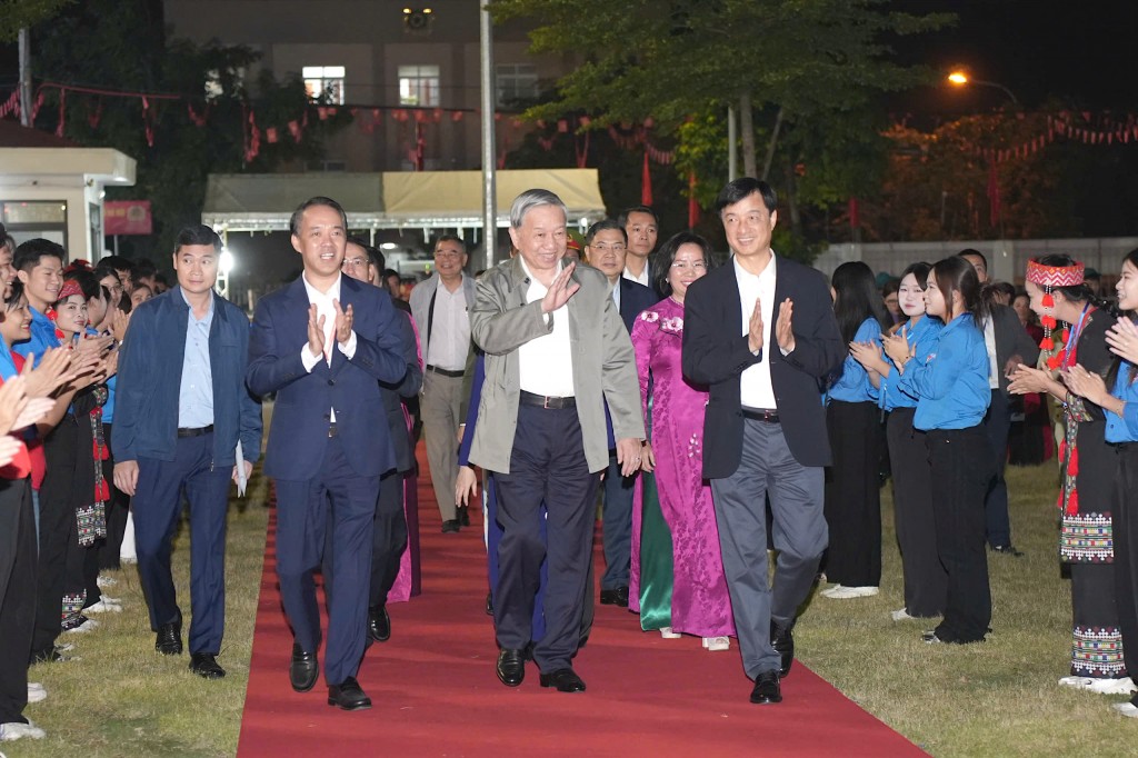 Tổng Bí thư Tô Lâm dự Ngày hội Đại đoàn kết phường Thượng Cát Tổng Bí thư Tô Lâm dự Ngày hội Đại đoàn kết phường Thượng Cát