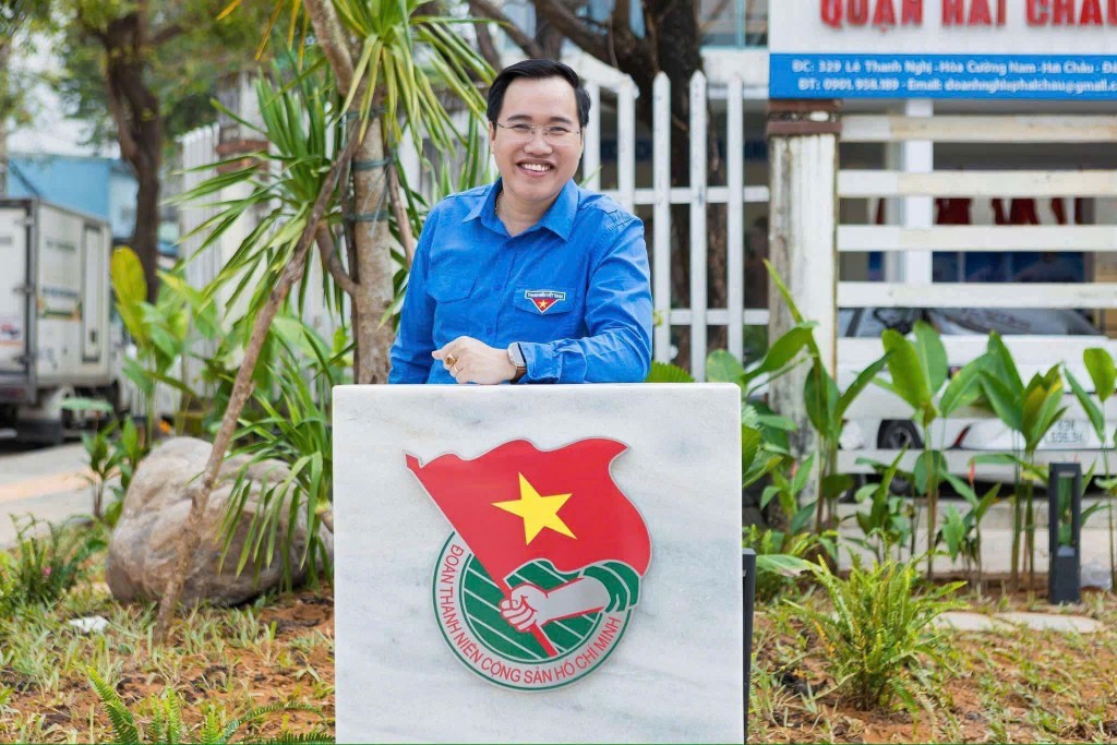 Đồng chí Nguyễn Thanh Phong Bí thư Đoàn phường Hải Châu (TP Đà Nẵng) nhấn mạnh Thanh niên phải biến định hướng chiến lược thành hành động cụ thể. Đồng chí Nguyễn Thanh Phong Bí thư Đoàn phường Hải Châu (TP Đà Nẵng) nhấn mạnh Thanh niên phải biến định hướng chiến lược thành hành động cụ thể.