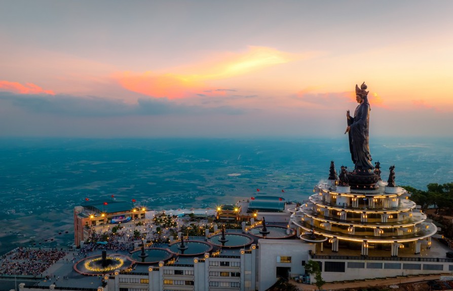 Sun World Ba Den Mountain tri ân nhà giáo Việt Nam