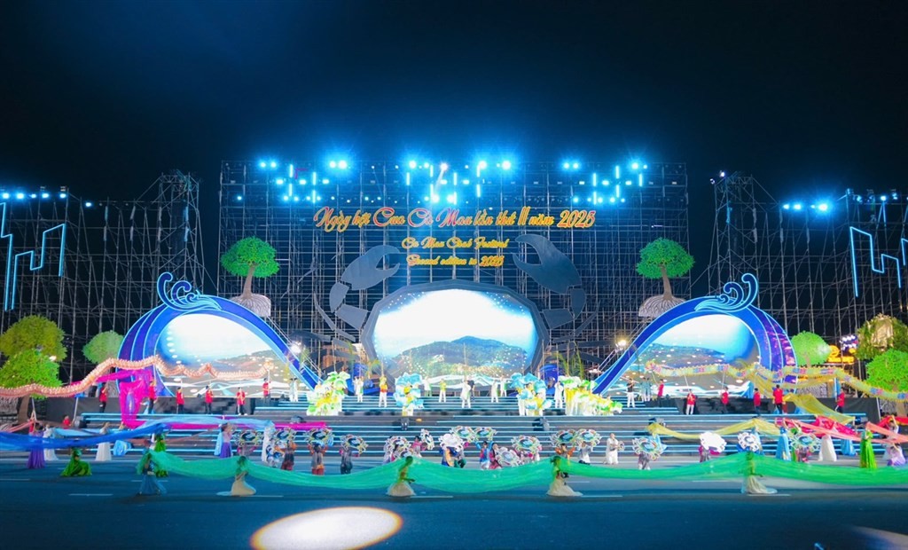 Lễ khai mạc Ngày hội dự kiến diễn ra lúc 20 giờ tại Quảng trường Phan Ngọc Hiển. Lễ khai mạc Ngày hội dự kiến diễn ra lúc 20 giờ tại Quảng trường Phan Ngọc Hiển.