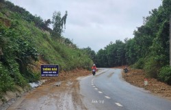 Hàng loạt điểm có nguy cơ sạt lở trên Quốc lộ 40B