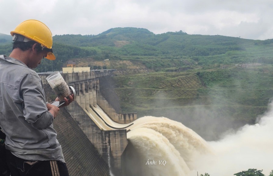 Thủy điện Sông Tranh 2 xả tràn từ 220 - 1.500m3/s
