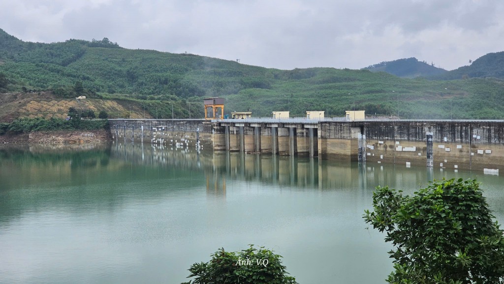 Thuỷ điện Sông Tranh 2 vận hành xả lũ trước dự báo mưa lớn