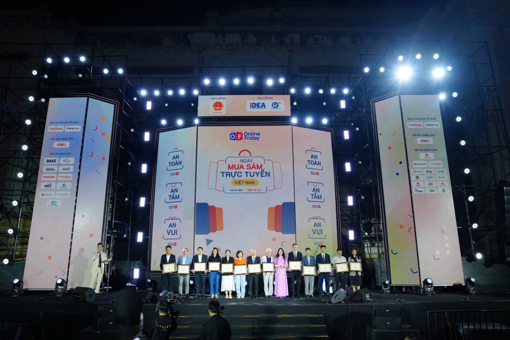 Khai mạc “Ngày mua sắm trực tuyến Việt Nam – Online Friday 2025” Khai mạc “Ngày mua sắm trực tuyến Việt Nam – Online Friday 2025”